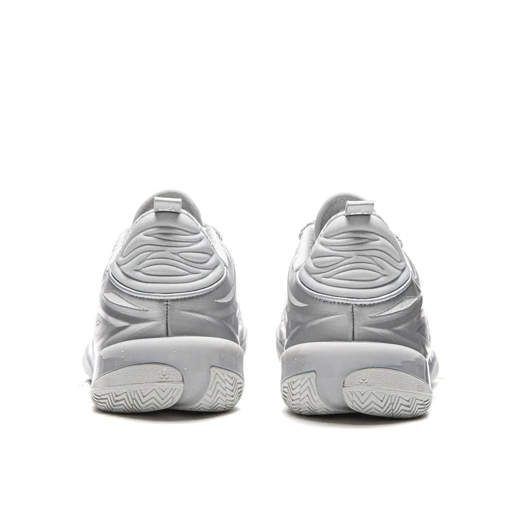 Lining Wade 808 5 Ultra V2 " Silver Flash "