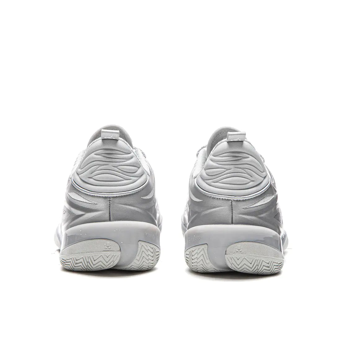 Lining Wade 808 5 Ultra V2 " Silver Flash "