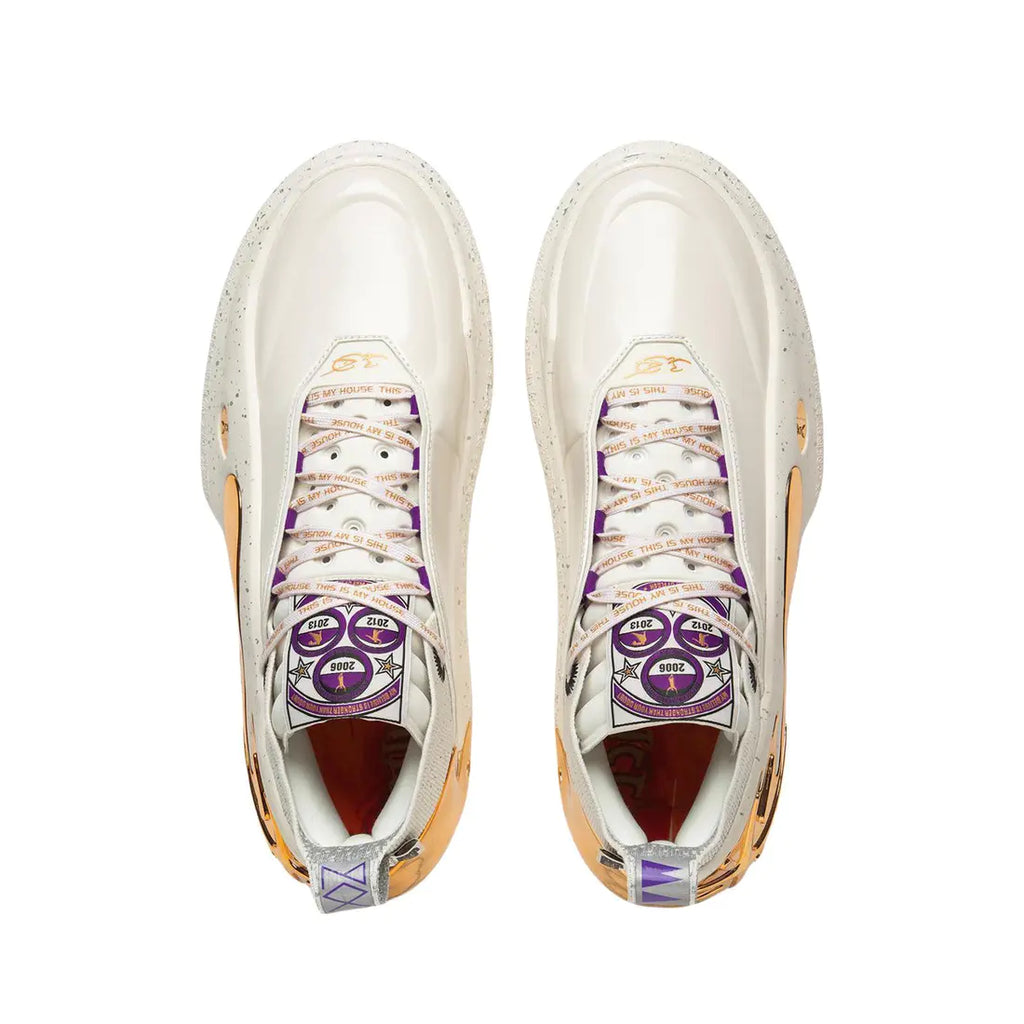 Lining Way of Wade 11 " Statue "